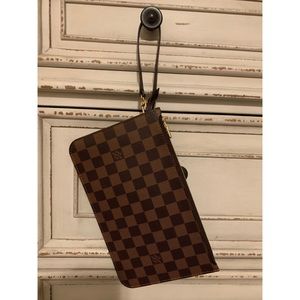 ❌SOLD❌Louis Vuitton Damier Ebene MM pochette